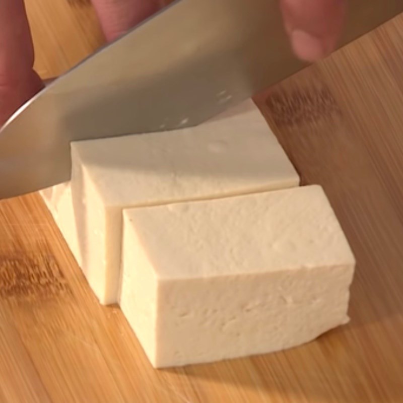 Bước 1 Chiên giòn đậu hũ Mì xá xíu chay từ đậu hũ chiên