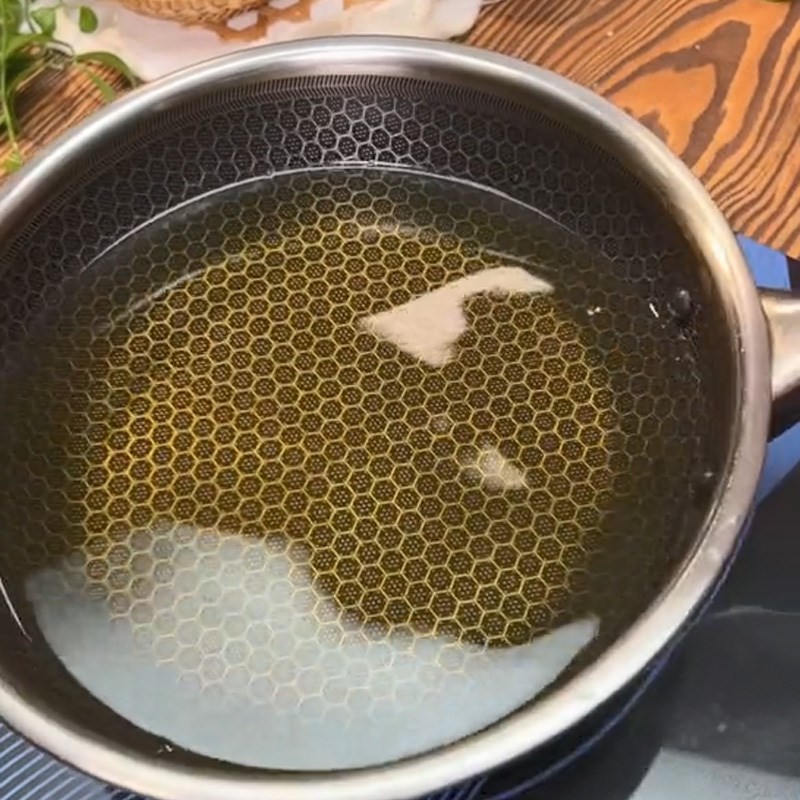 Bước 1 Chiên nui Nui lắc phô mai (Công thức được chia sẻ từ TikTok Vào bếp cùng Điện máy XANH)