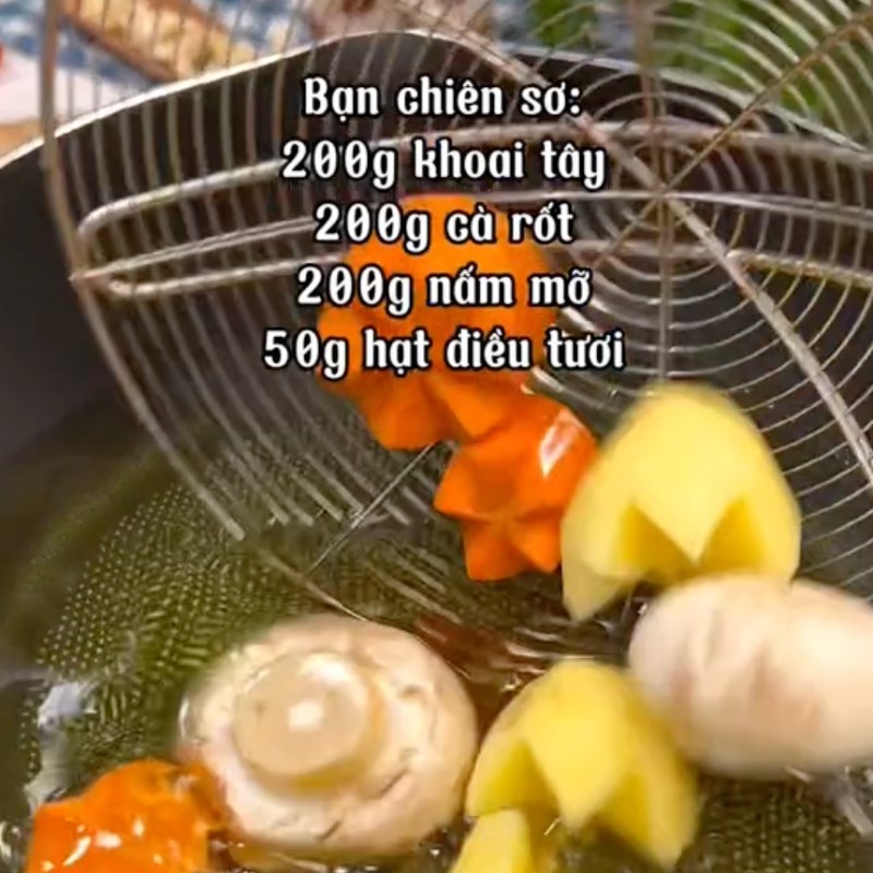 Bước 2 Chiên sơ nguyên liệu rau củ Lagu chay (Lagu trái vải công thức từ kênh tiktok Bếp chay XANH)
