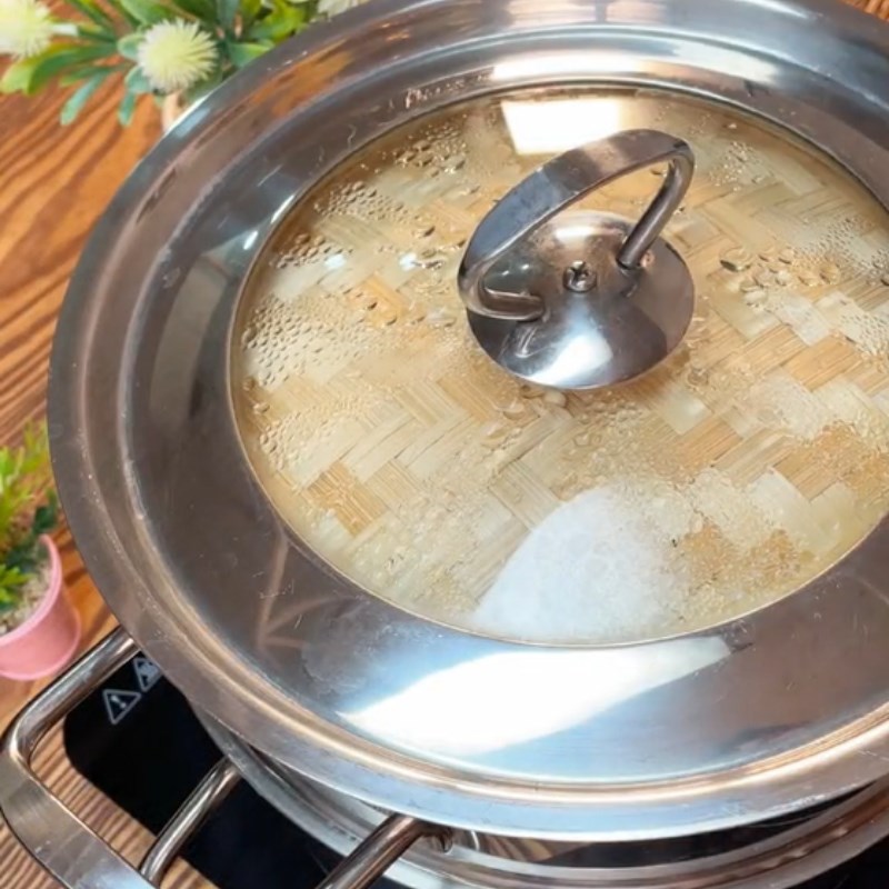 Bước 2 Hấp tôm Tôm hấp trái vải