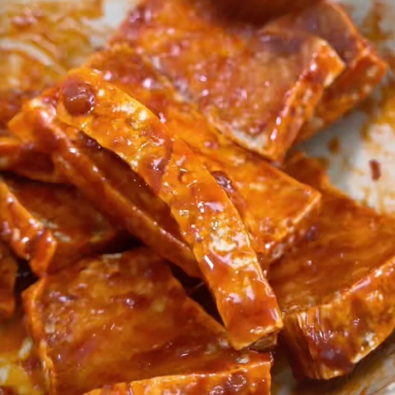 Bước 4 Làm xá xíu chay Mì xá xíu chay từ đậu hũ chiên