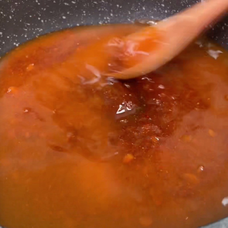 Bước 3 Nấu xá xíu Mì xá xíu chay từ đậu hũ chiên