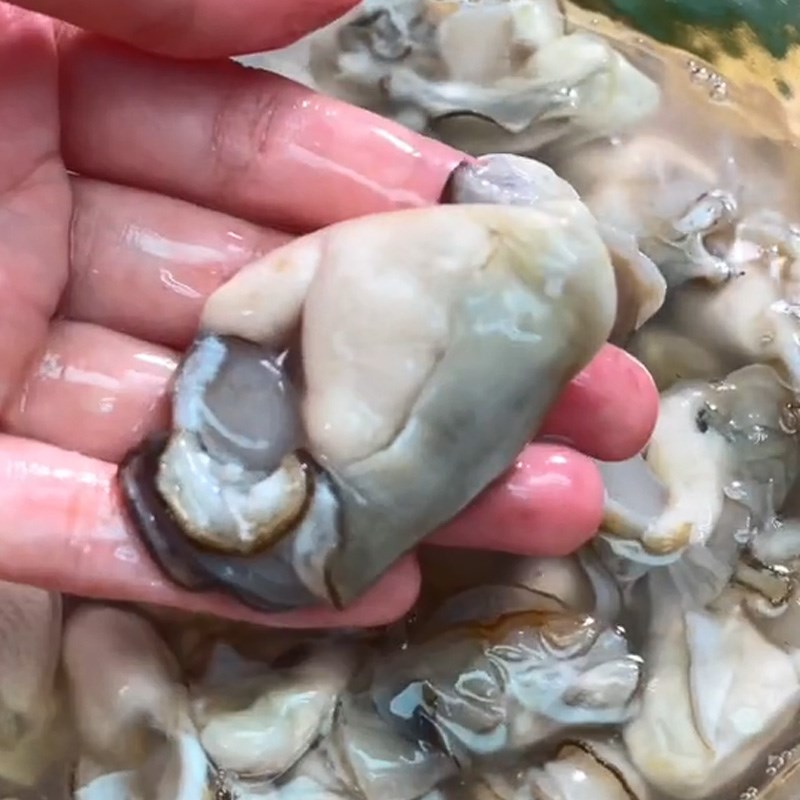 Bước 1 Sơ chế nguyên liệu Bò sốt hàu (Công thức được chia sẻ từ TikTok Vào bếp cùng Điện máy XANH)