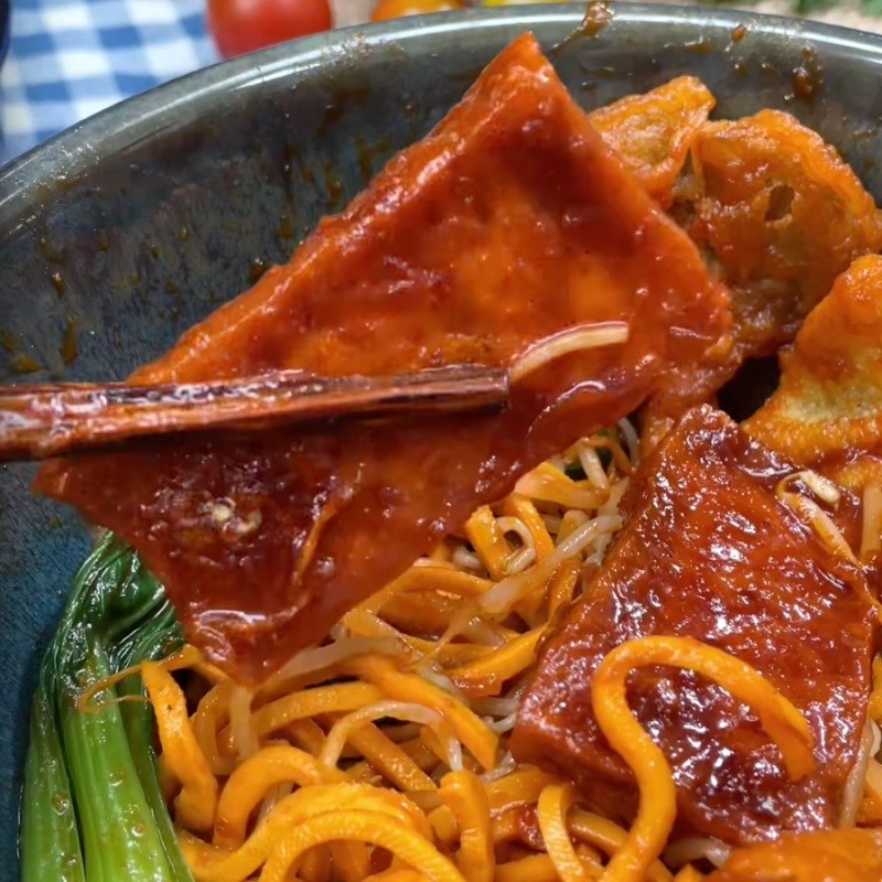 Bước 5 Thành phẩm Mì xá xíu chay từ đậu hũ chiên