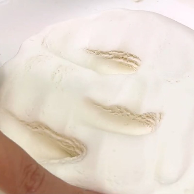 Bước 1 Trộn bột Bánh nếp phô mai