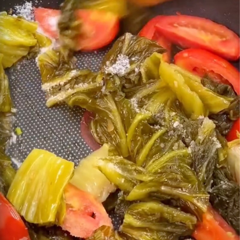 Step 2 Sauté the ingredients Vegetarian noodle soup with vegetarian ribs