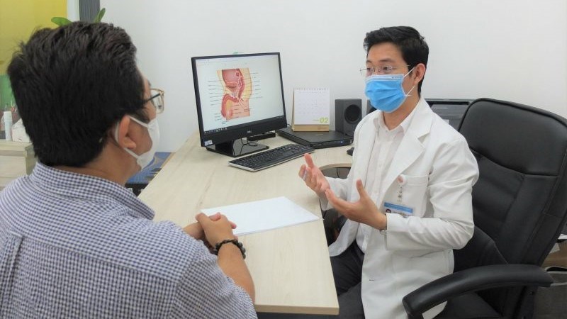 Đến gặp bác sĩ khi xuất hiện dấu hiệu sưng, ngứa dương vật kèm tinh dịch có mùi hôi
