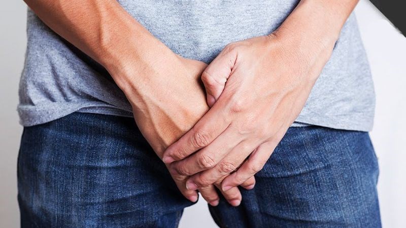 Khi có dấu hiệu của tinh dịch màu vàng, bạn nên đến bác sĩ để chẩn đoán và điều trị