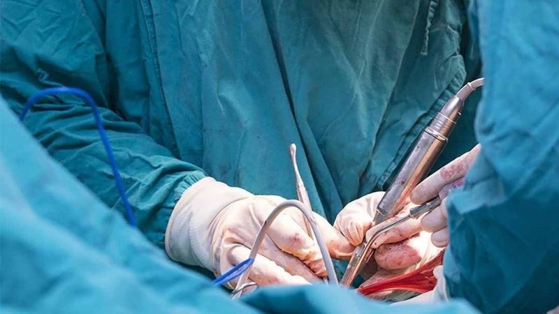 Có thể phẫu thuật để điều trị tình trạng xuất tinh ra máu