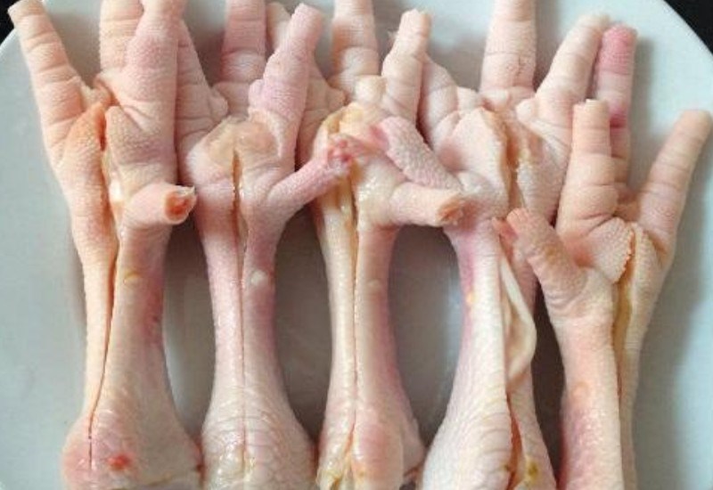 Sơ chế ch&acirc;n g&agrave; 