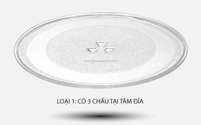 Kiểu đĩa l&ograve; vi s&oacute;ng 1: C&oacute; 3 chấu tại t&acirc;m đĩa