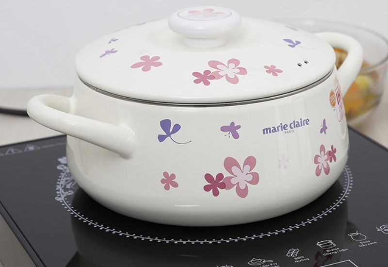  Nồi th&eacute;p Nippon tr&aacute;ng men 20 cm Fujihoro MCPV-20W