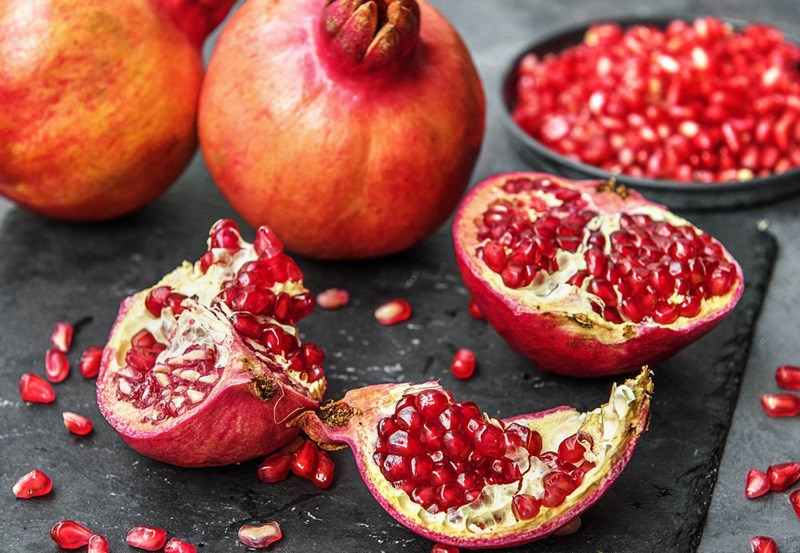 Hạt lựu cứng v&agrave; xơ