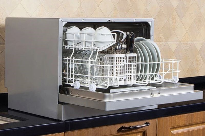 C&agrave;i đặt m&aacute;y rửa ch&eacute;n 8 bộ cần lưu &yacute; g&igrave;?