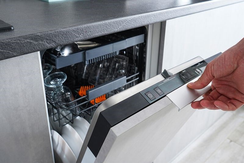 Do cửa máy rửa bát không đóng chặt