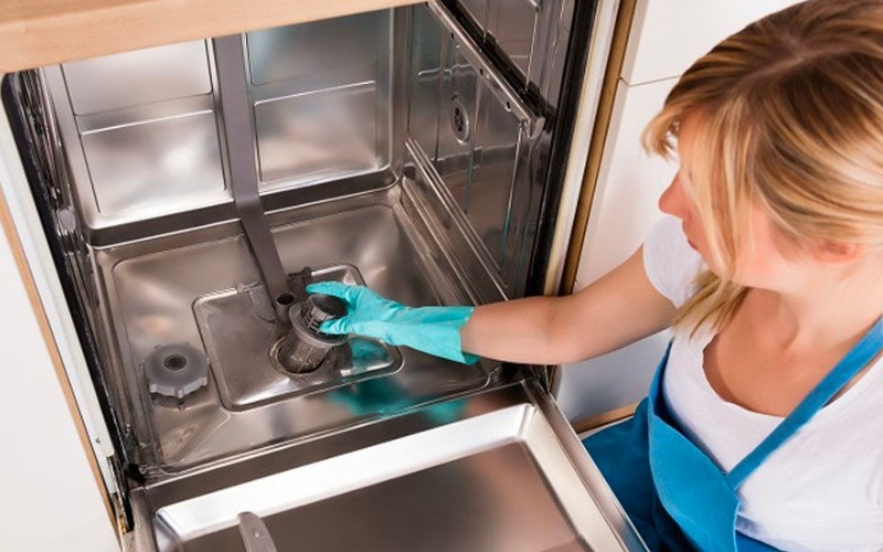 Vệ sinh sạch bộ lọc v&agrave; ống dẫn