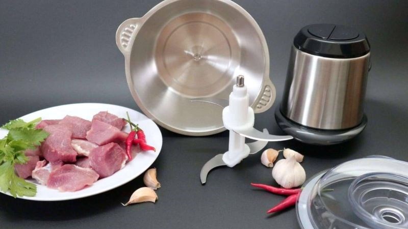 M&aacute;y xay thịt ch&aacute;y do nguồn điện sử dụng bị chập