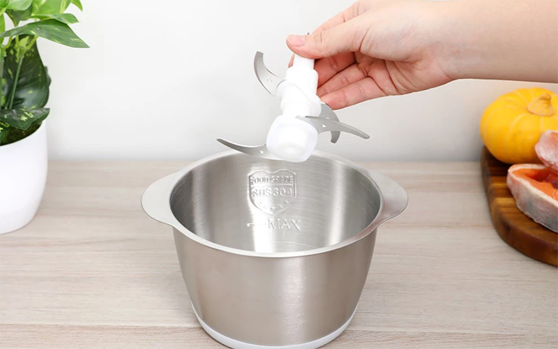 Do lưỡi dao bị m&ograve;n