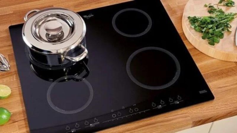 Lưu &yacute; khi sử dụng bếp từ để tr&aacute;nh bếp b&aacute;o lỗi E6