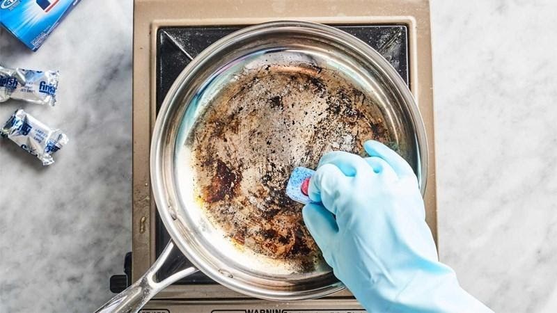 Oxy h&oacute;a do chất tẩy rửa kh&ocirc;ng ph&ugrave; hợp