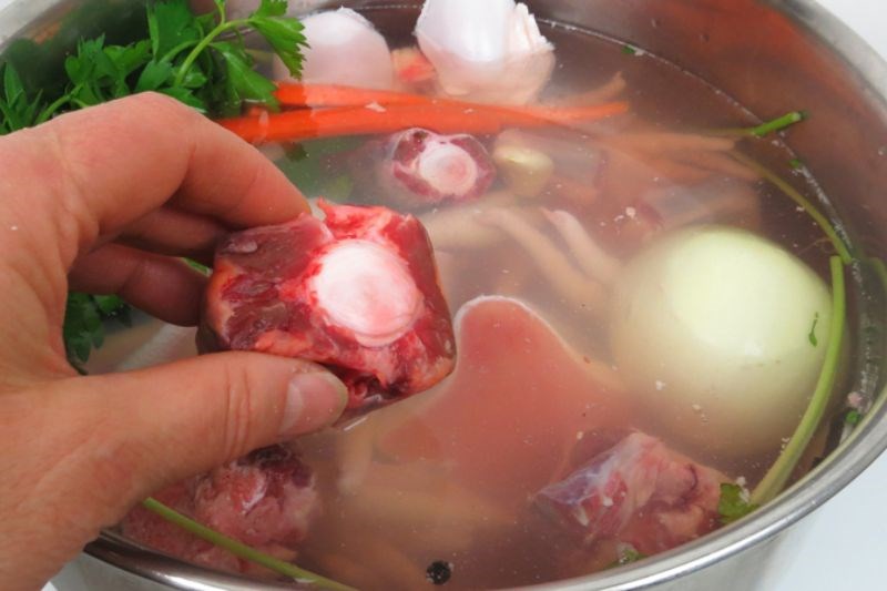 C&aacute;ch sử dụng nước hầm xương c&ocirc; đặc