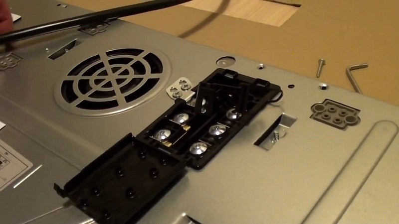 Thay quạt tản nhiệt bếp từ