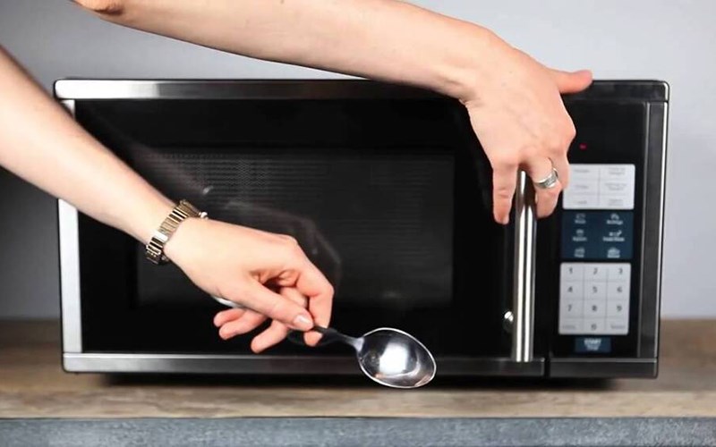 Cầu chì cao áp lò vi sóng - Giải pháp an toàn và tối ưu cho thiết bị gia dụng cao cấp