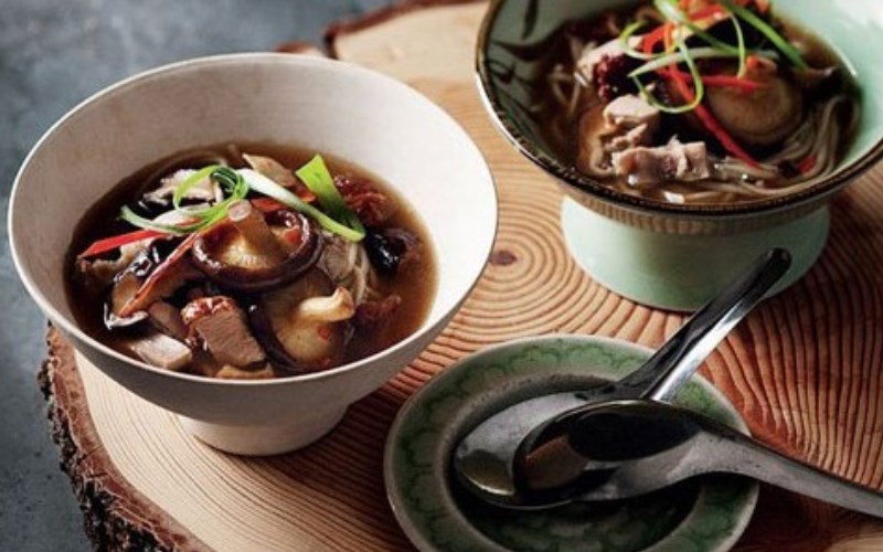 Thịt ngựa hầm nấm