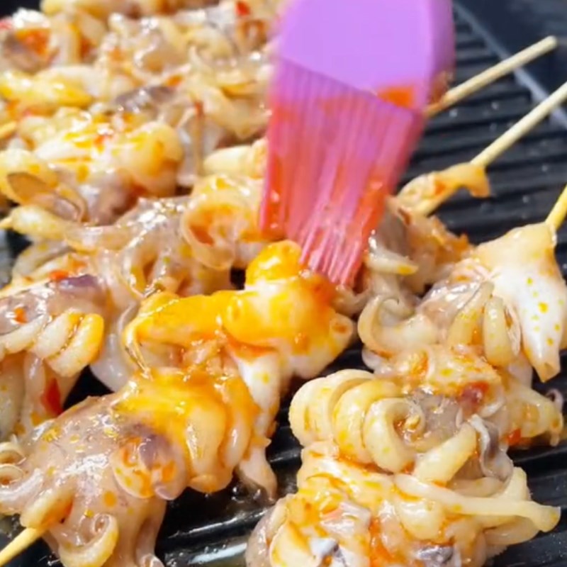 Bước 3 Chế biến Mực nướng sa tế (Công thức được chia sẻ từ Tiktok Vào bếp cùng Điện máy XANH)