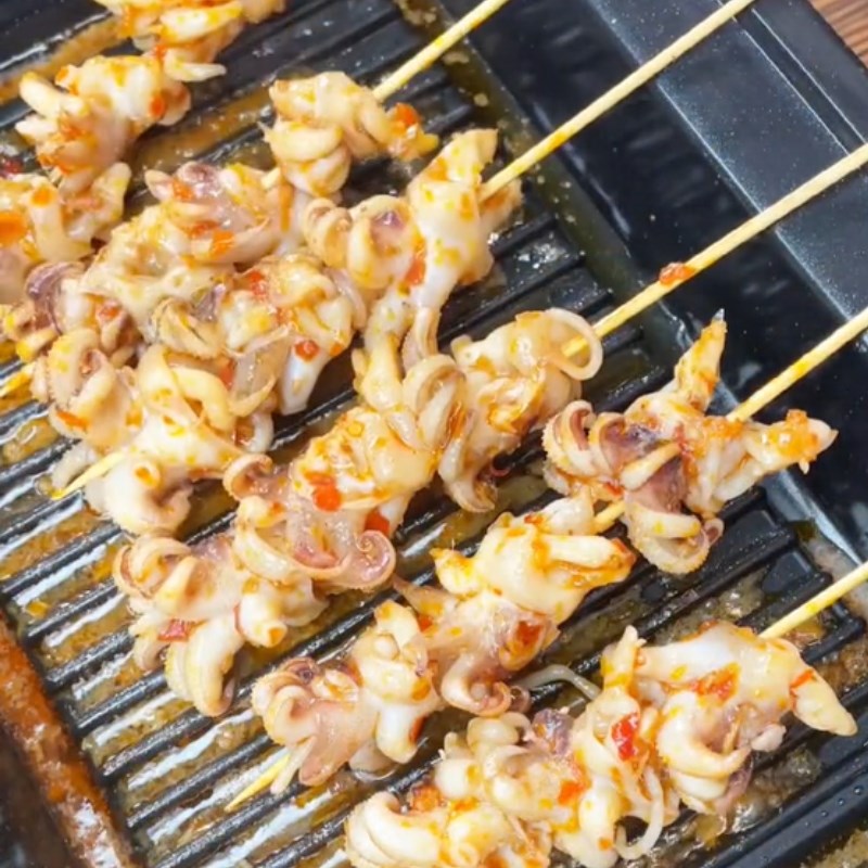 Bước 3 Chế biến Mực nướng sa tế (Công thức được chia sẻ từ Tiktok Vào bếp cùng Điện máy XANH)
