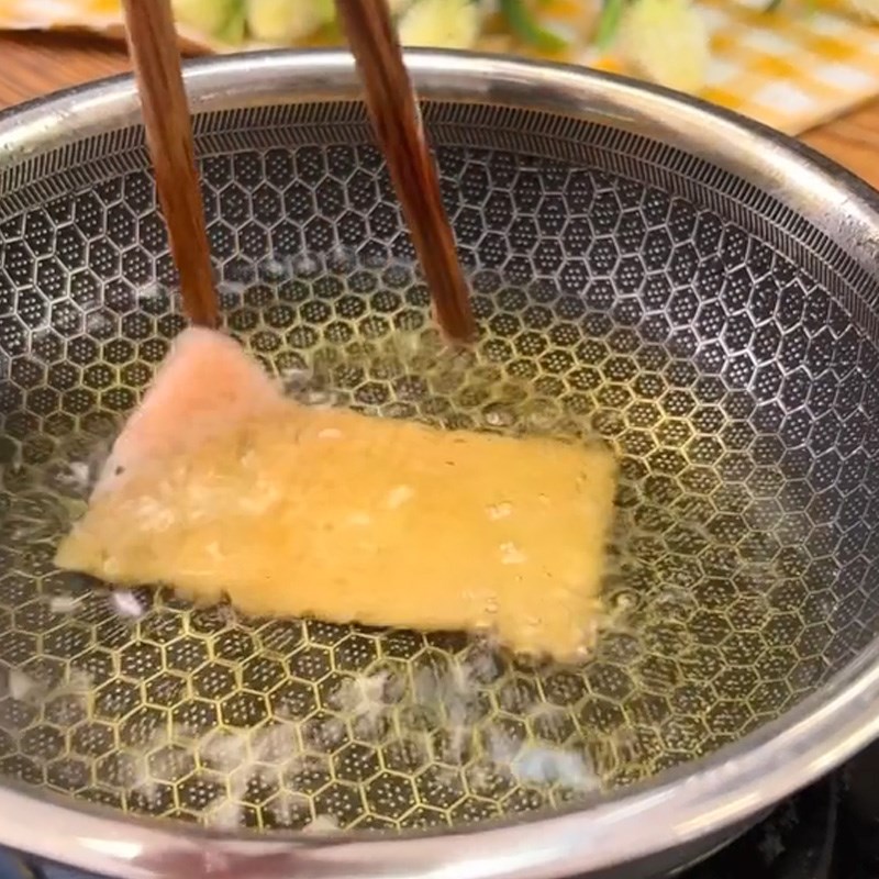 Bước 3 Chiên hỗn hợp Snack cơm nguội (Công thức được chia sẻ từ TikTok Vào bếp cùng Điện máy XANH)