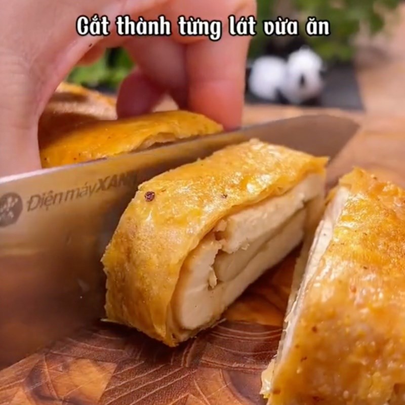 Bước 5 Chiên tàu hũ ky cuộn nấm Tàu hũ ky cuộn nấm đùi gà và đậu hũ chiên
