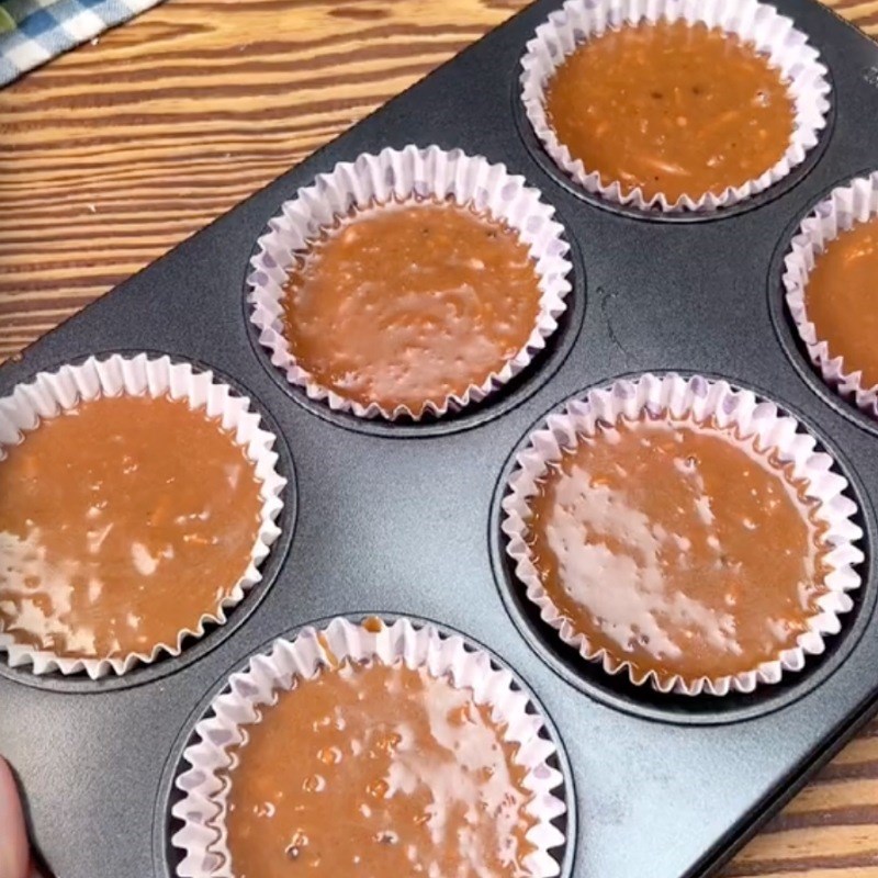 Bước 3 Đổ bánh Bánh cà rốt nướng bằng nồi chiên không dầu