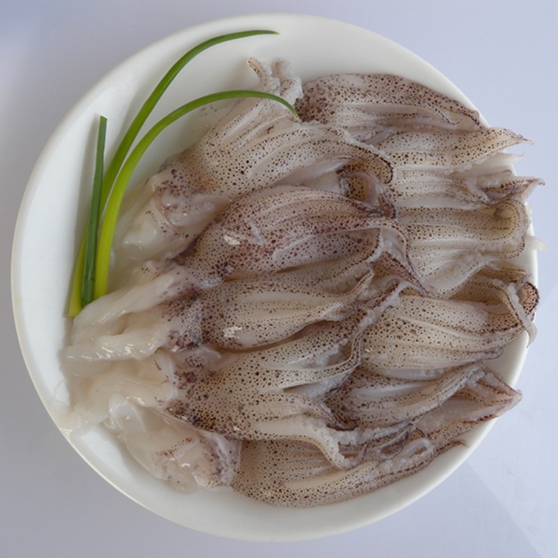 Bước 1 Sơ chế nguyên liệu Mực nướng sa tế (Công thức được chia sẻ từ Tiktok Vào bếp cùng Điện máy XANH)