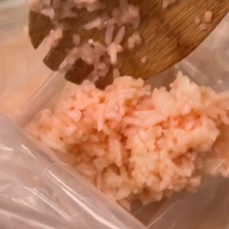 Bước 2 Tạo hình snack Snack cơm nguội (Công thức được chia sẻ từ TikTok Vào bếp cùng Điện máy XANH)