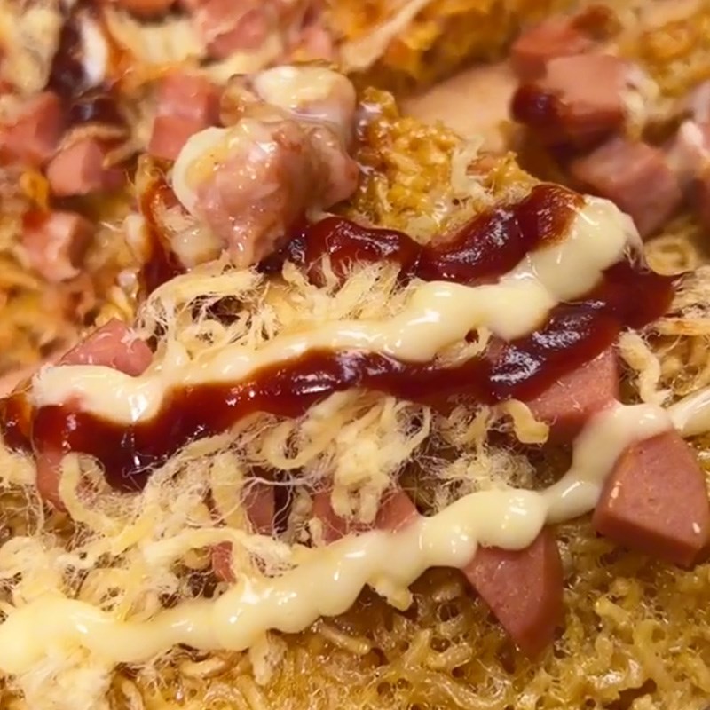 Bước 3 Thành phẩm Pizza mì gói (Công thức được chia sẻ từ TikTok Vào bếp cùng Điện máy XANH)