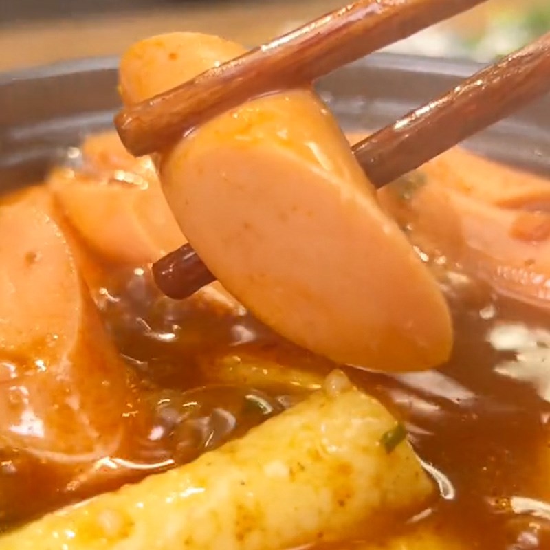 Bước 4 Thành phẩm Tokbokki bằng cơm nguội (Công thức được chia sẻ từ TikTok Vào bếp cùng KitchenAZ)