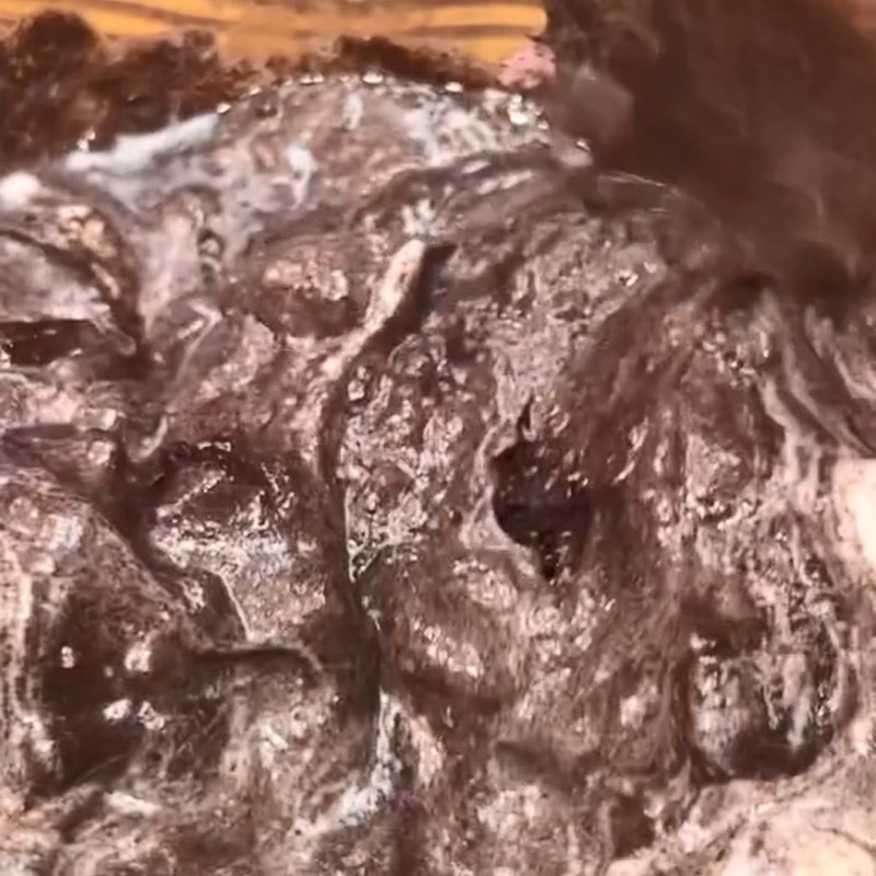 Bước 2 Trộn kem Oreo Cách làm kem oreo (Công thức được chia sẻ từ TikTok Vào bếp cùng Điện máy XANH)