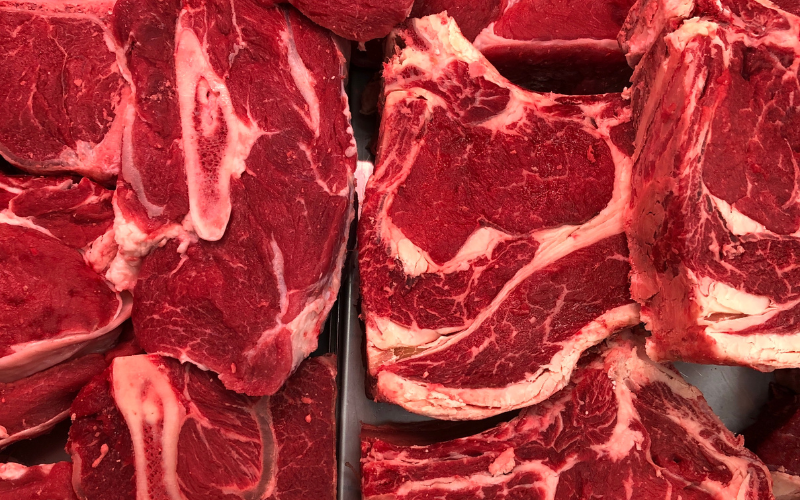  Dựa v&agrave;o m&agrave;u sắc để ph&acirc;n biệt thịt b&ograve;