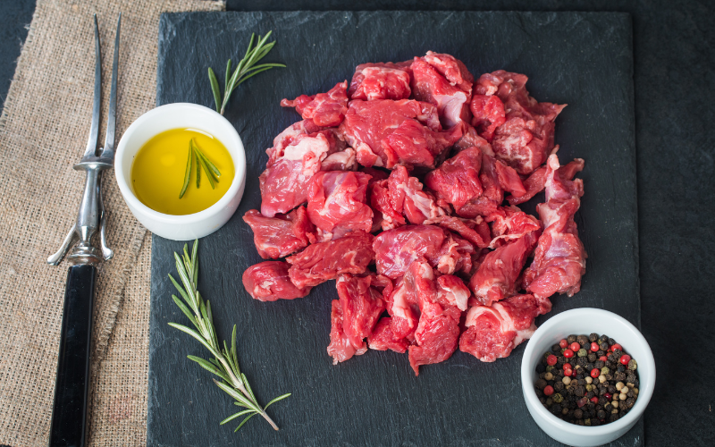 Th&aacute;i nhỏ miếng thịt 