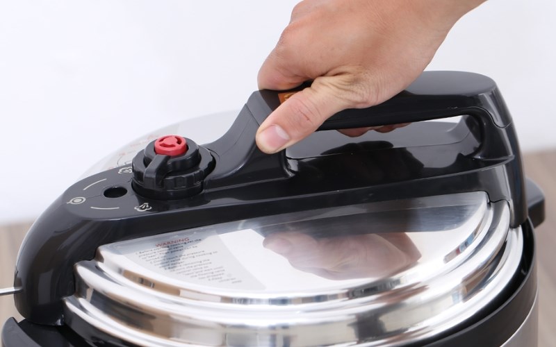 Van xả nồi &aacute;p suất điện kh&ocirc;ng nổi l&ecirc;n