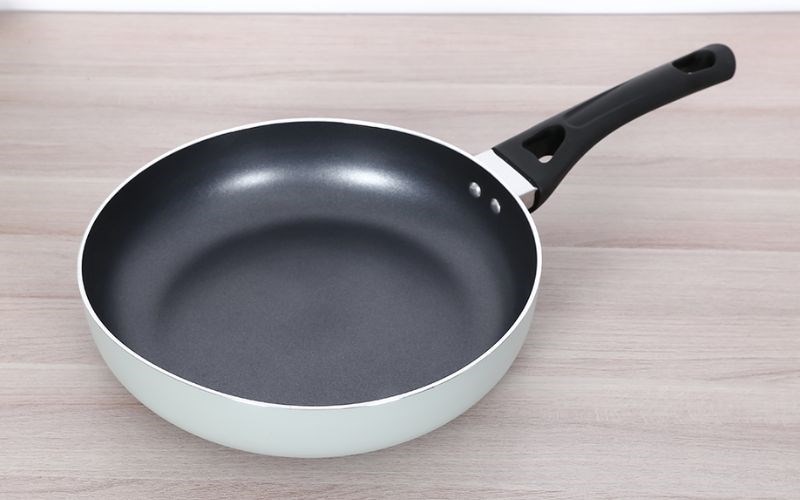 Chảo nh&ocirc;m chống d&iacute;nh đ&aacute;y từ 26 cm Elmich Smartcook SM5707MN