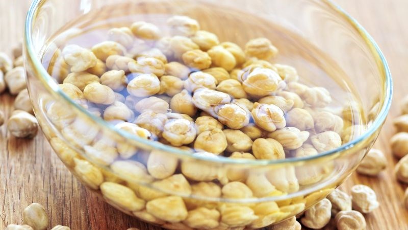 T&aacute;c dụng của việc ng&acirc;m hạt trước khi chế biến