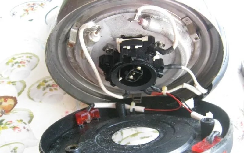 Nguy&ecirc;n nh&acirc;n ấm si&ecirc;u tốc kh&ocirc;ng s&aacute;ng đ&egrave;n