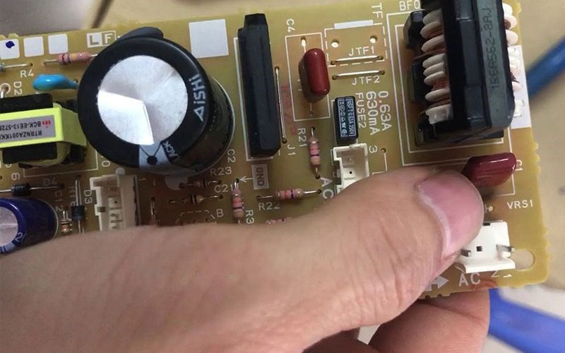 Lỗi kỹ thuật từ mạch điều khiển, phao c&ocirc;ng tắc, v&ograve;i lấy nước