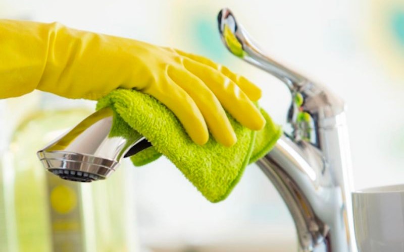 Sử dụng c&aacute;ch chất tẩy rửa