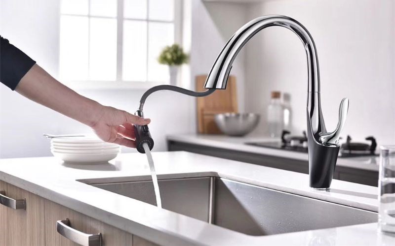 V&ograve;i rửa ch&eacute;n c&oacute; d&acirc;y r&uacute;t
