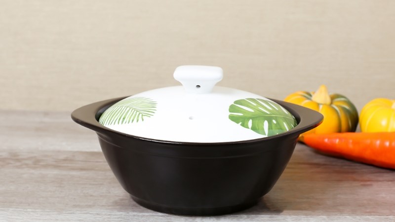 Nồi đất nắp sứ 18 cm Dong hwa CS005 Chiếc l&aacute;