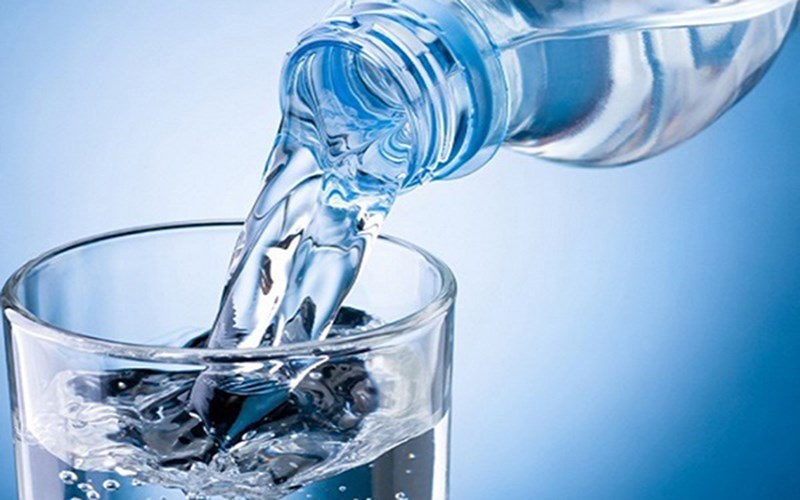 Nước kho&aacute;ng