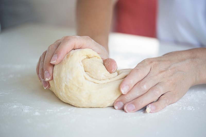 Nhột bột bằng tay